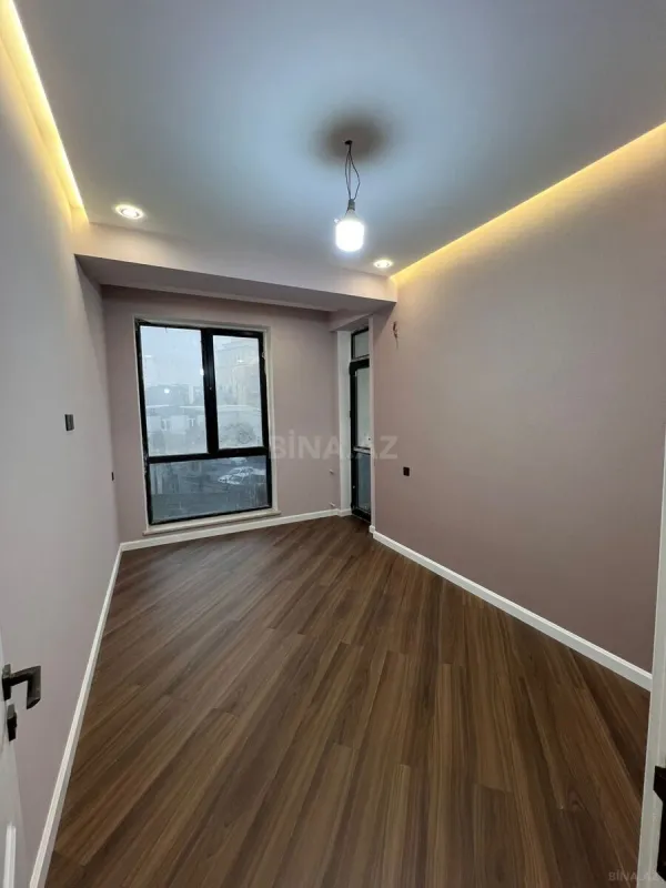 Satılır 4 otaqlı mənzil 138 m²