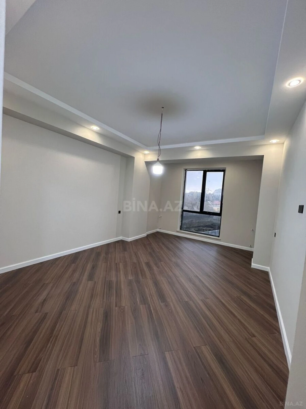Satılır 4 otaqlı mənzil 138 m²