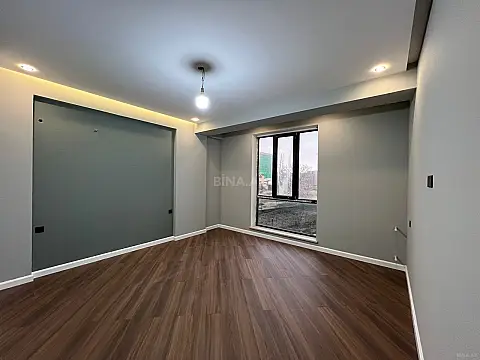 Satılır 4 otaqlı mənzil 138 m²