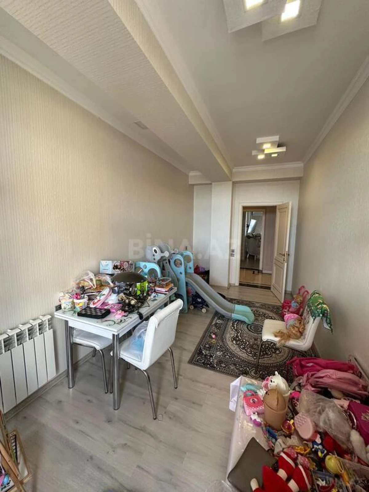 Satılır 4 otaqlı mənzil 150 m²