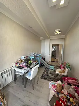 Satılır 4 otaqlı mənzil 150 m²
