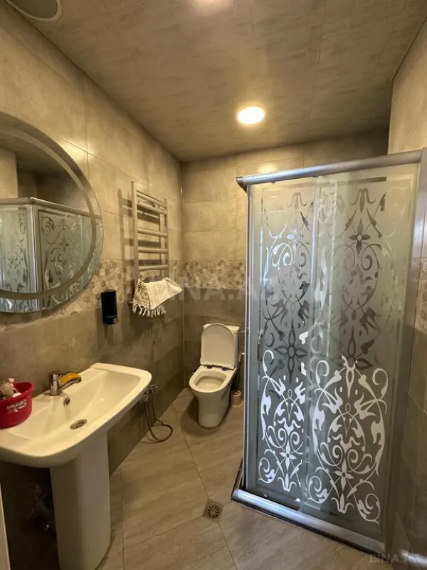 Satılır 4 otaqlı mənzil 150 m²