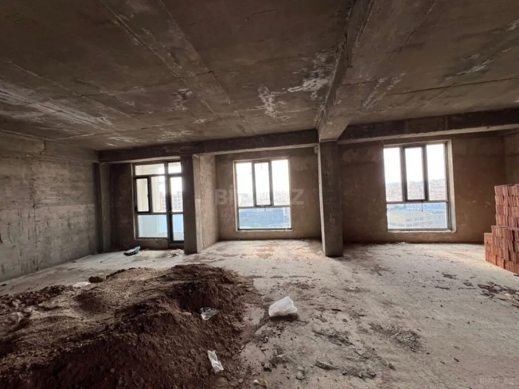 Satılır 3 otaqlı mənzil 112.1 m²