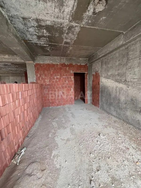 Satılır 4 otaqlı mənzil 138.5 m²