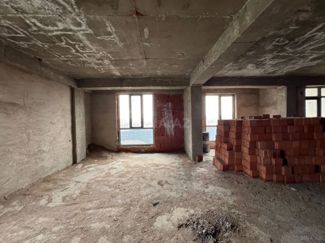 Satılır 4 otaqlı mənzil 138.5 m²