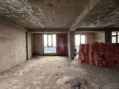 Satılır 4 otaqlı mənzil 138.5 m²