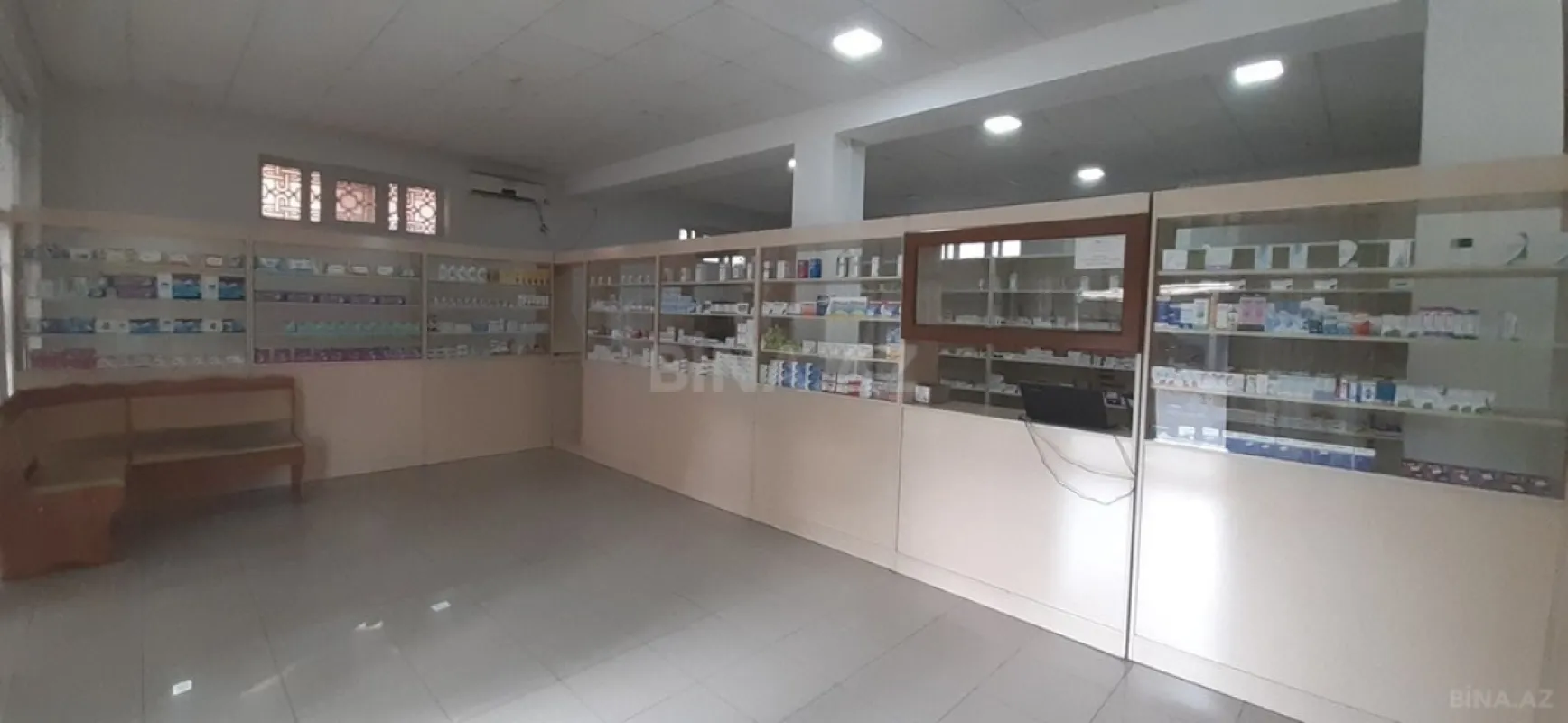 Satılır obyekt 300 m²