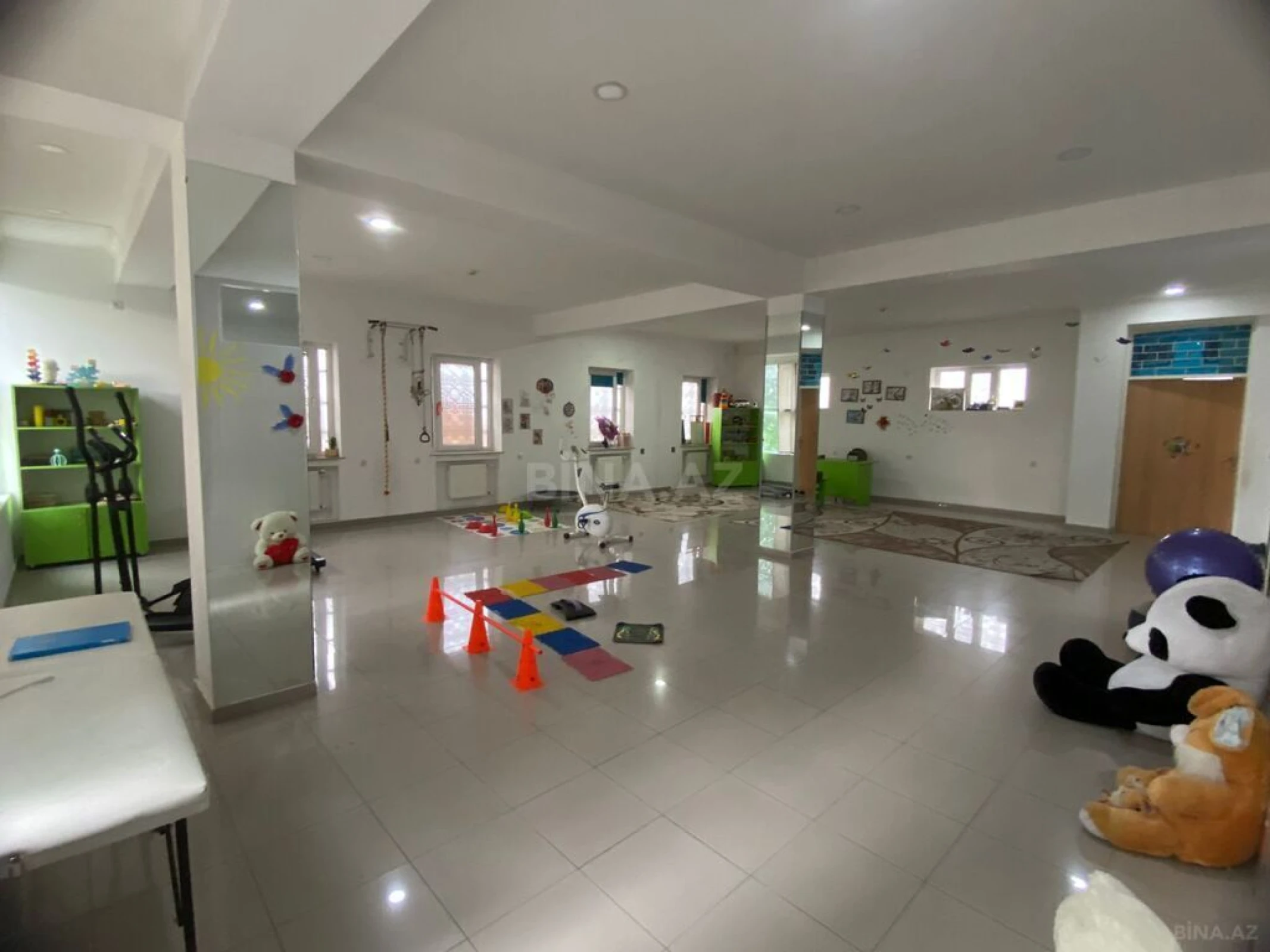 Satılır obyekt 300 m²