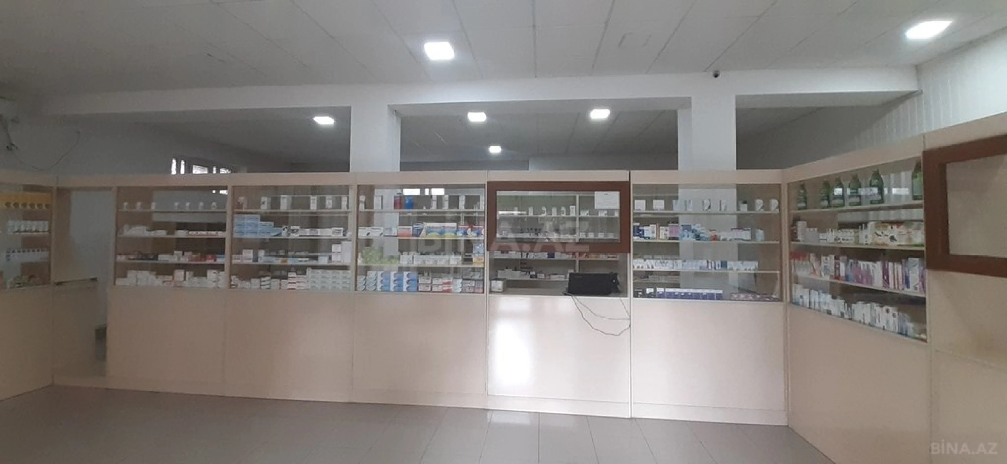 Satılır obyekt 300 m²