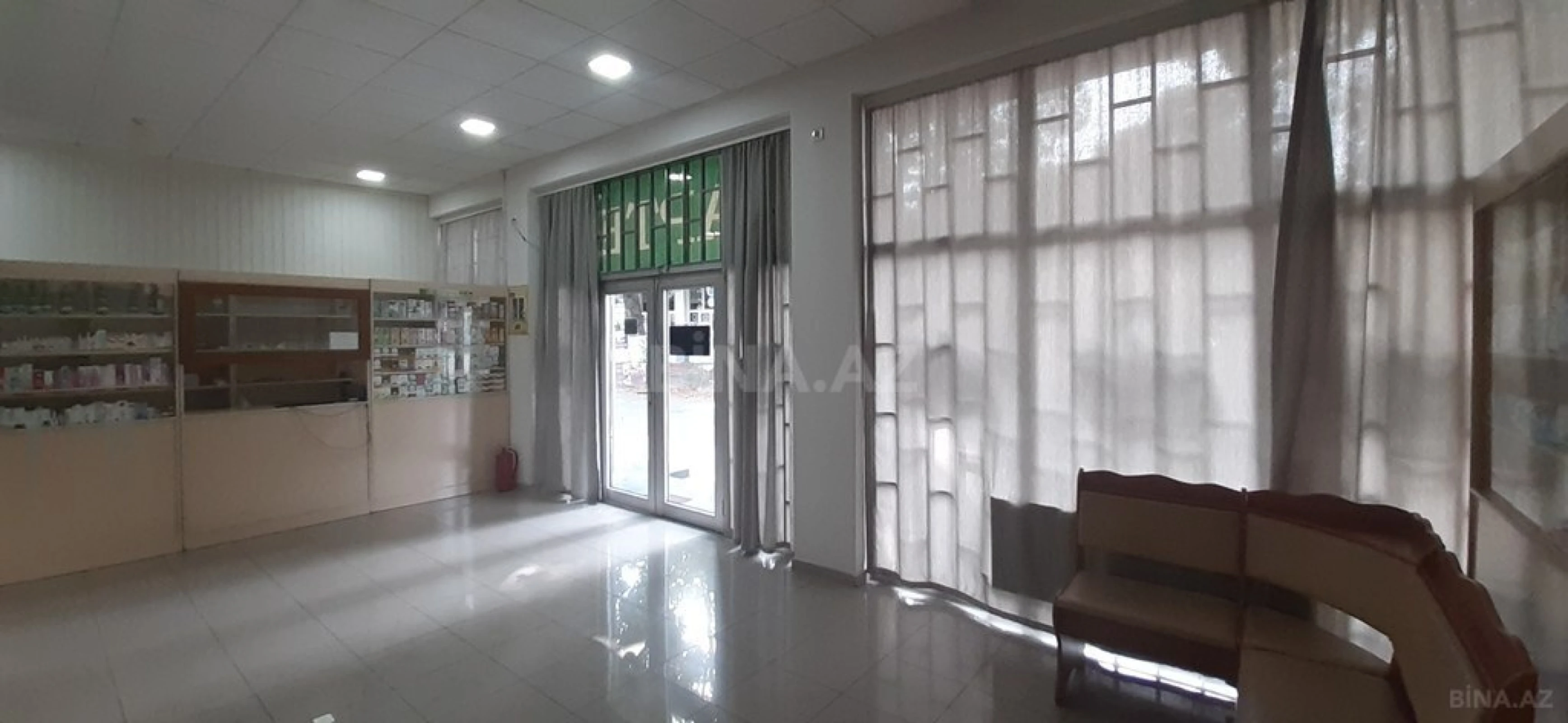 Satılır obyekt 300 m²