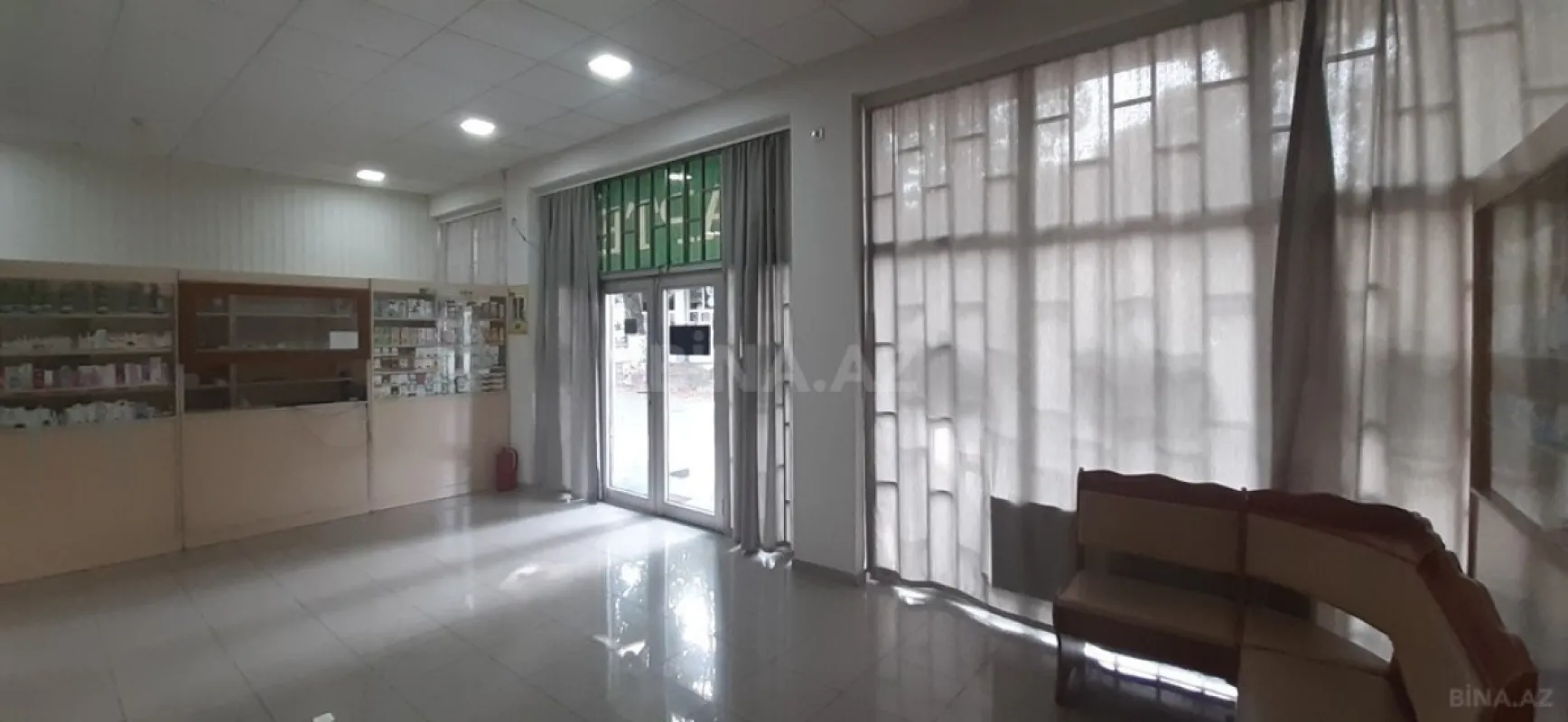 Satılır obyekt 300 m²