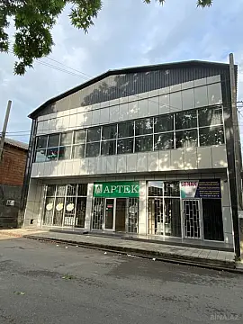 Satılır obyekt 300 m²