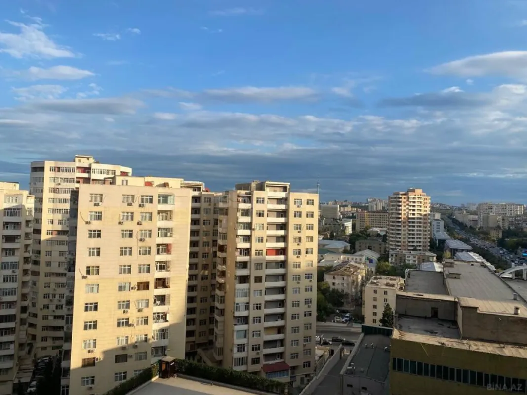 Satılır 3 otaqlı mənzil 104 m²