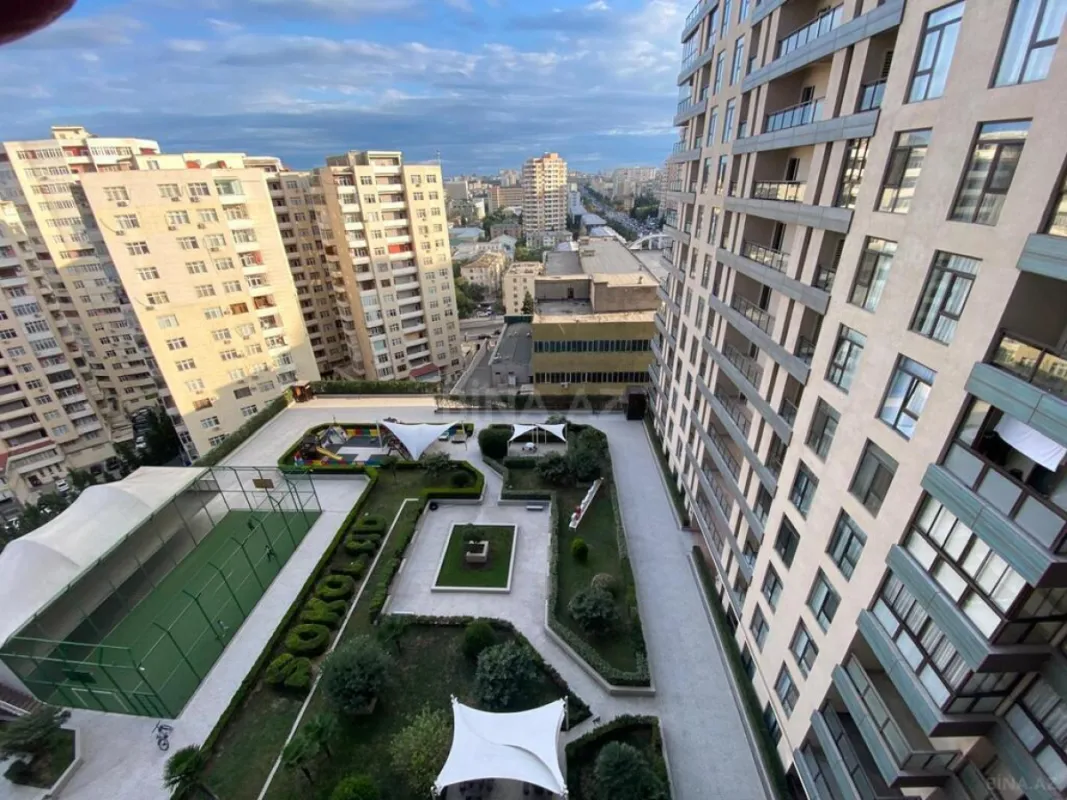 Satılır 3 otaqlı mənzil 104 m²