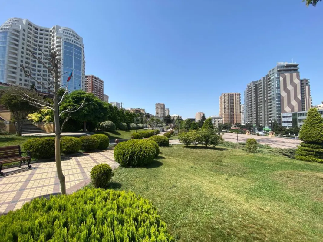 Satılır 3 otaqlı mənzil 104 m²