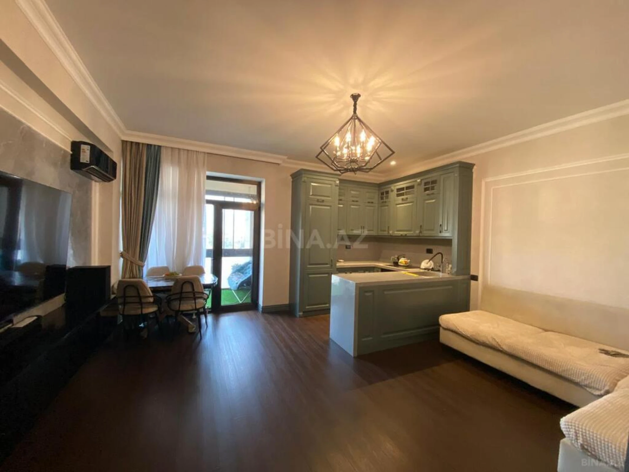 Satılır 3 otaqlı mənzil 104 m²