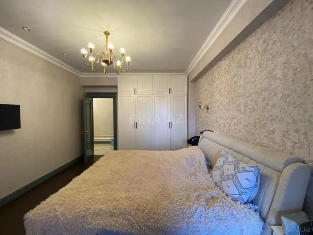 Satılır 3 otaqlı mənzil 104 m²