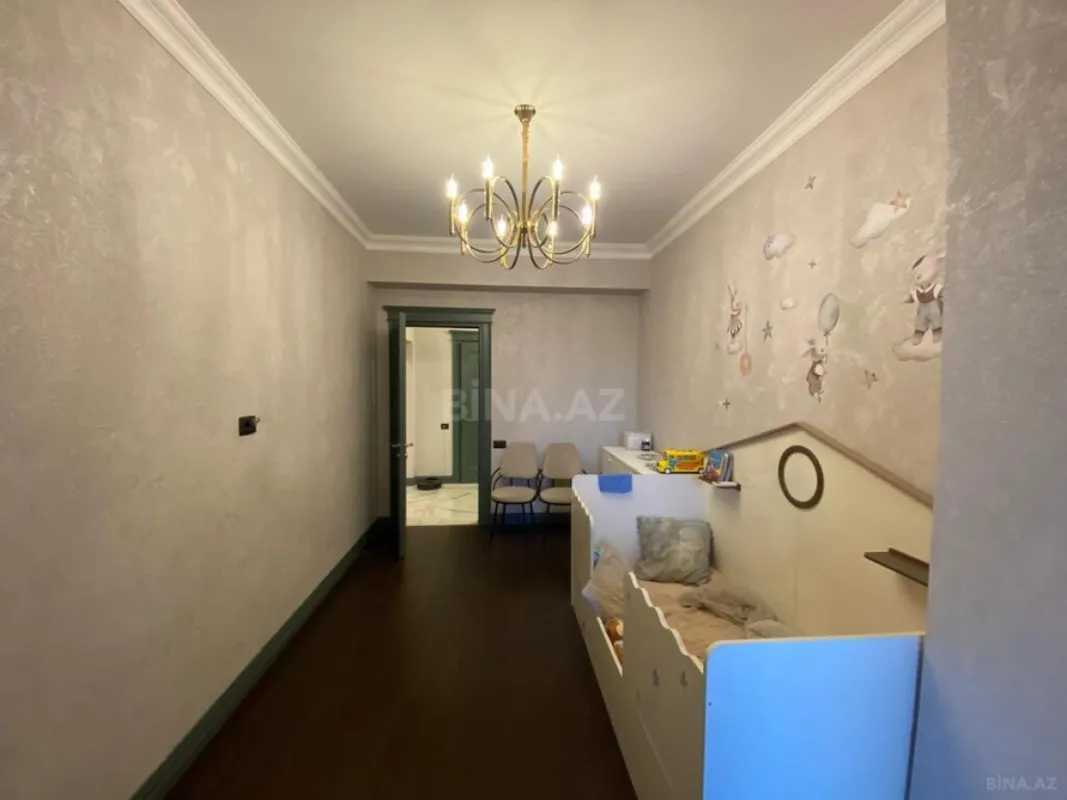 Satılır 3 otaqlı mənzil 104 m²