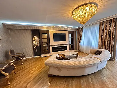 Satılır 4 otaqlı mənzil 200 m² — Bakı, 7-ci mikrorayon 4 otaq 200.00 m²