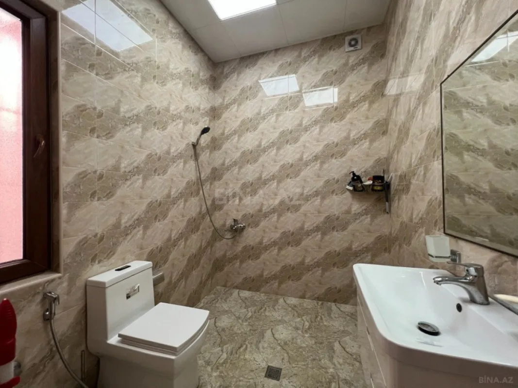 Kirayə verilir 4 otaqlı mənzil 200 m²