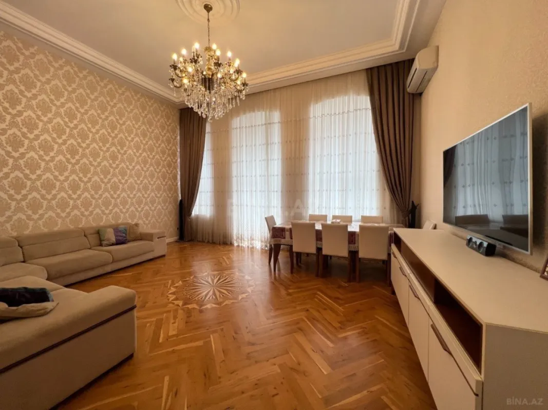 Kirayə verilir 4 otaqlı mənzil 200 m²