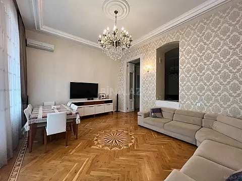 Kirayə verilir 4 otaqlı mənzil 200 m²
