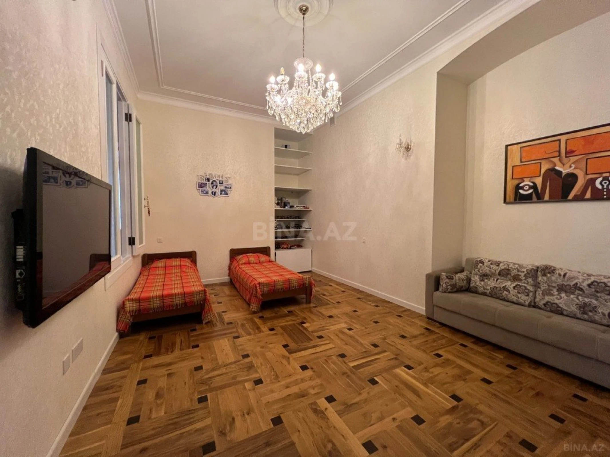 Kirayə verilir 4 otaqlı mənzil 200 m²
