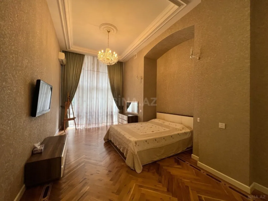 Kirayə verilir 4 otaqlı mənzil 200 m²