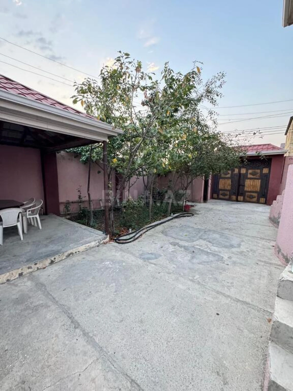 Satılır 6 otaqlı həyət evi 200 m²