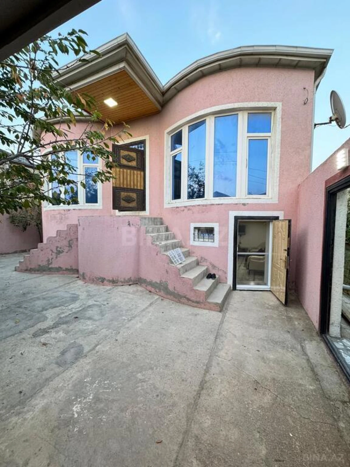 Satılır 6 otaqlı həyət evi 200 m²