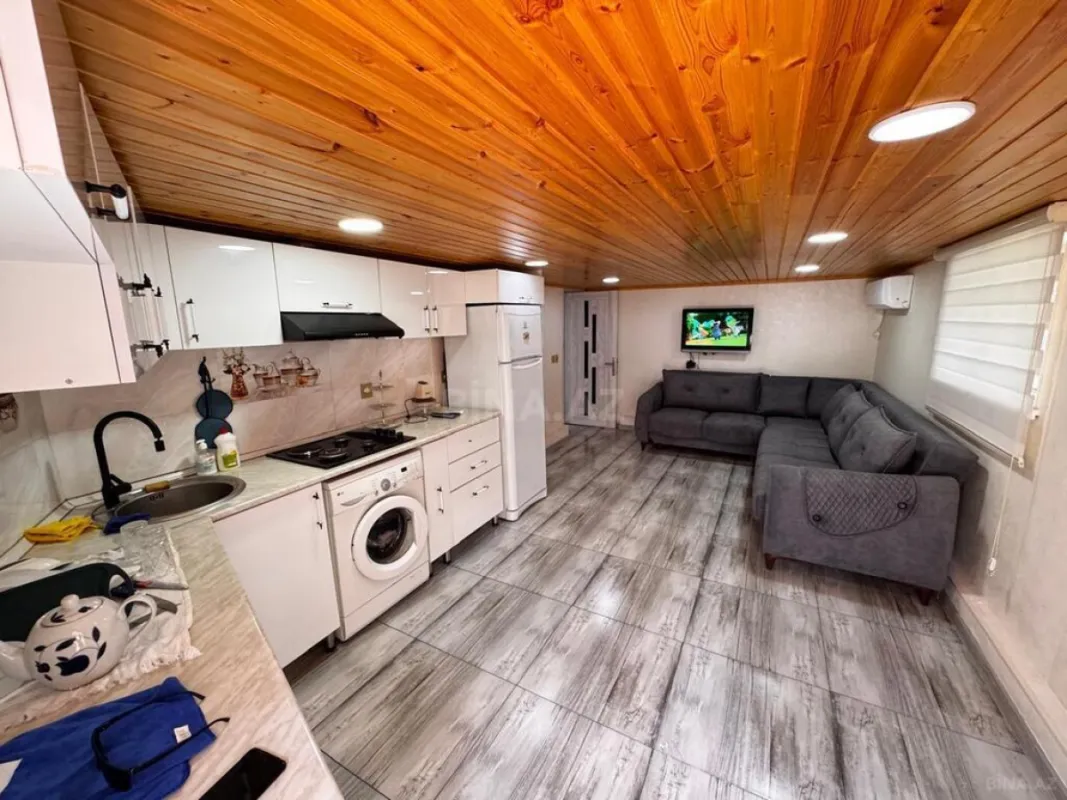 Satılır 6 otaqlı həyət evi 200 m²