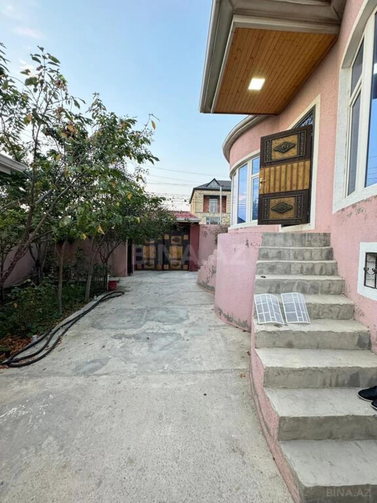 Satılır 6 otaqlı həyət evi 200 m²