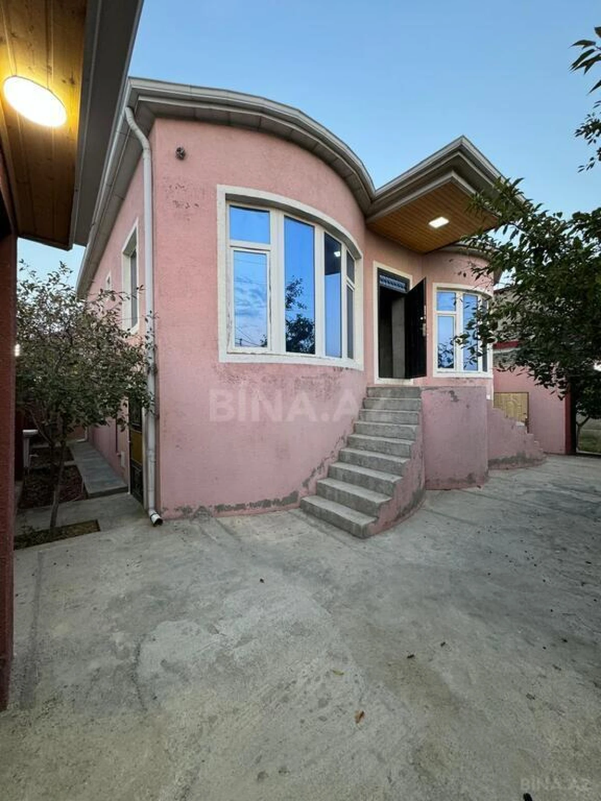 Satılır 6 otaqlı həyət evi 200 m²