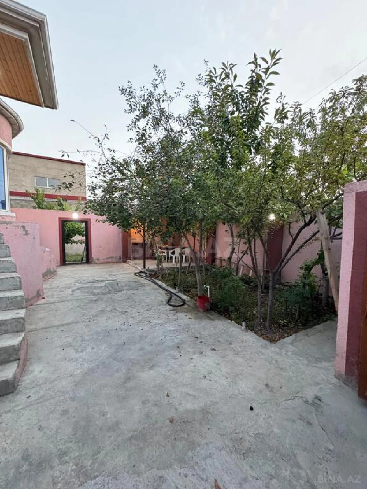 Satılır 6 otaqlı həyət evi 200 m²