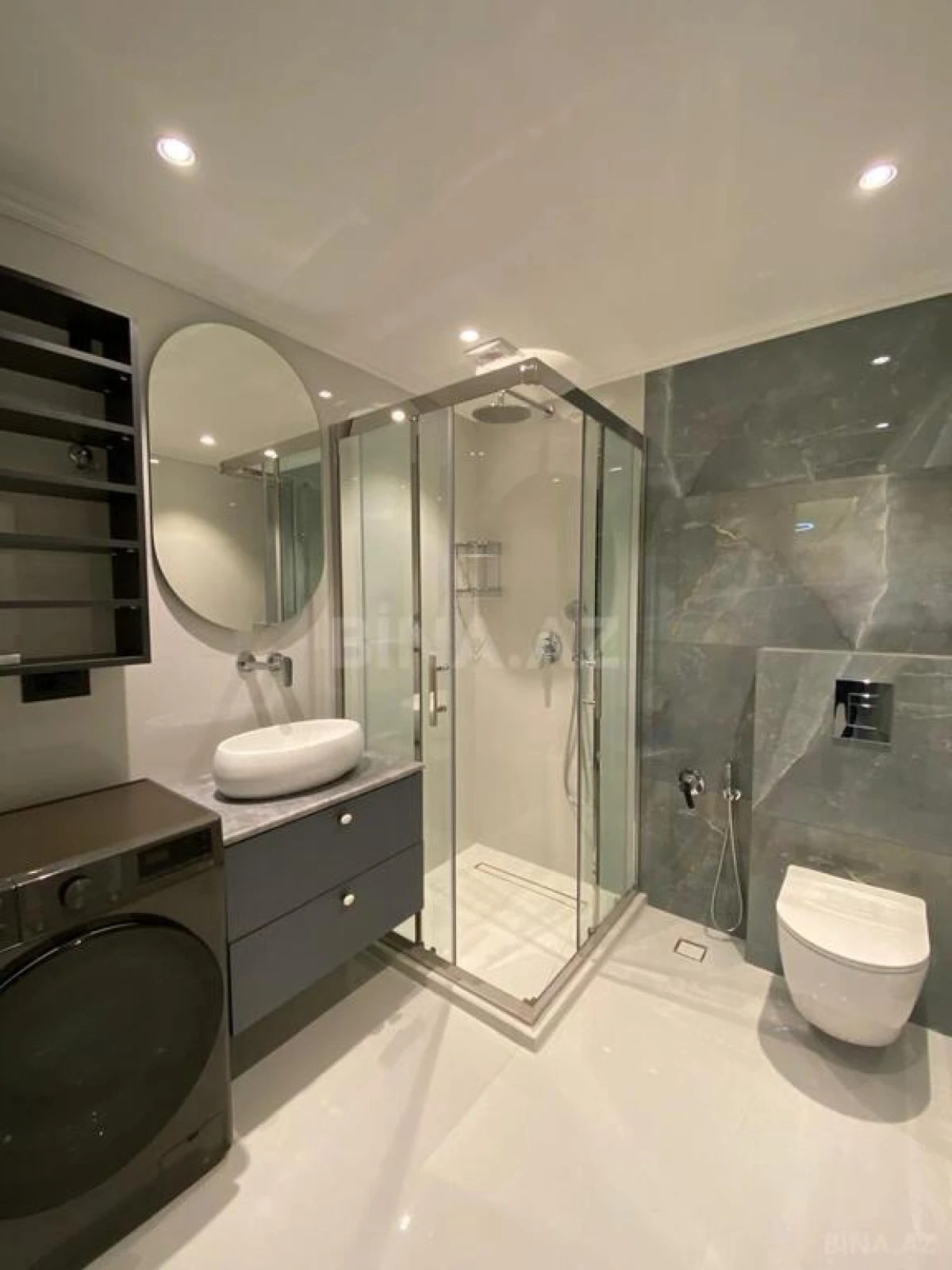 Satılır 2 otaqlı mənzil 84 m²