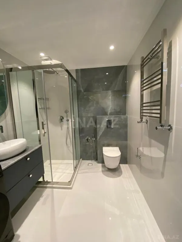 Satılır 2 otaqlı mənzil 84 m²