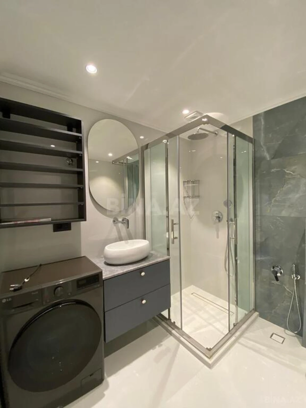 Satılır 2 otaqlı mənzil 84 m²