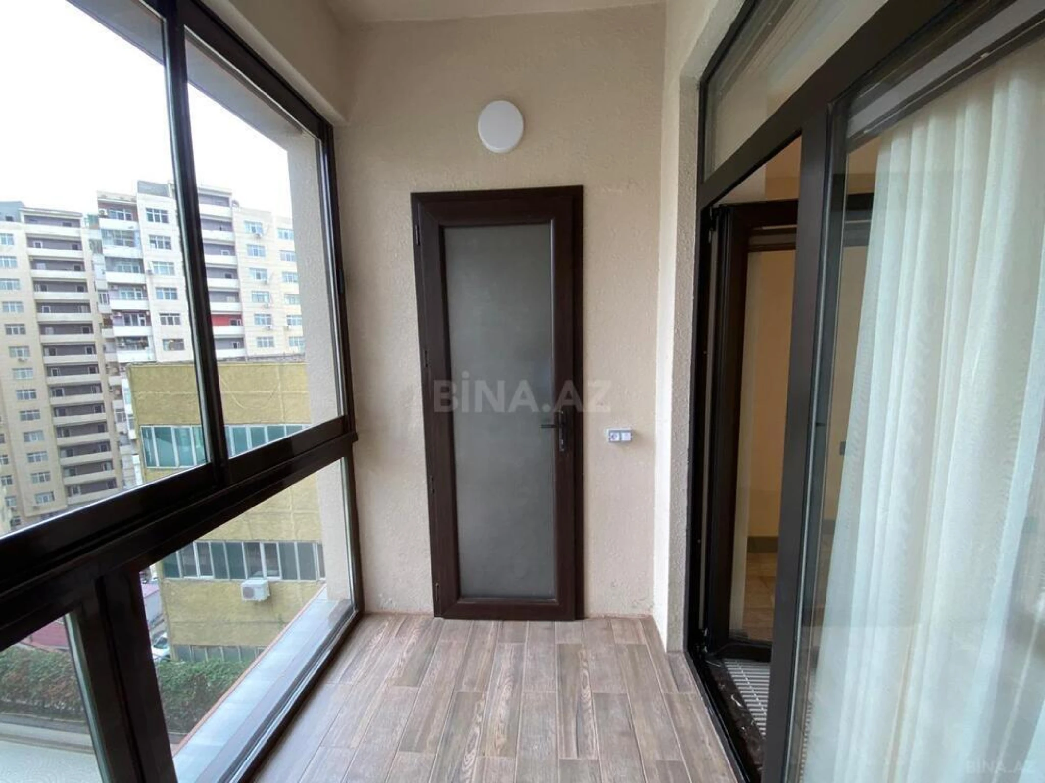Satılır 2 otaqlı mənzil 84 m²