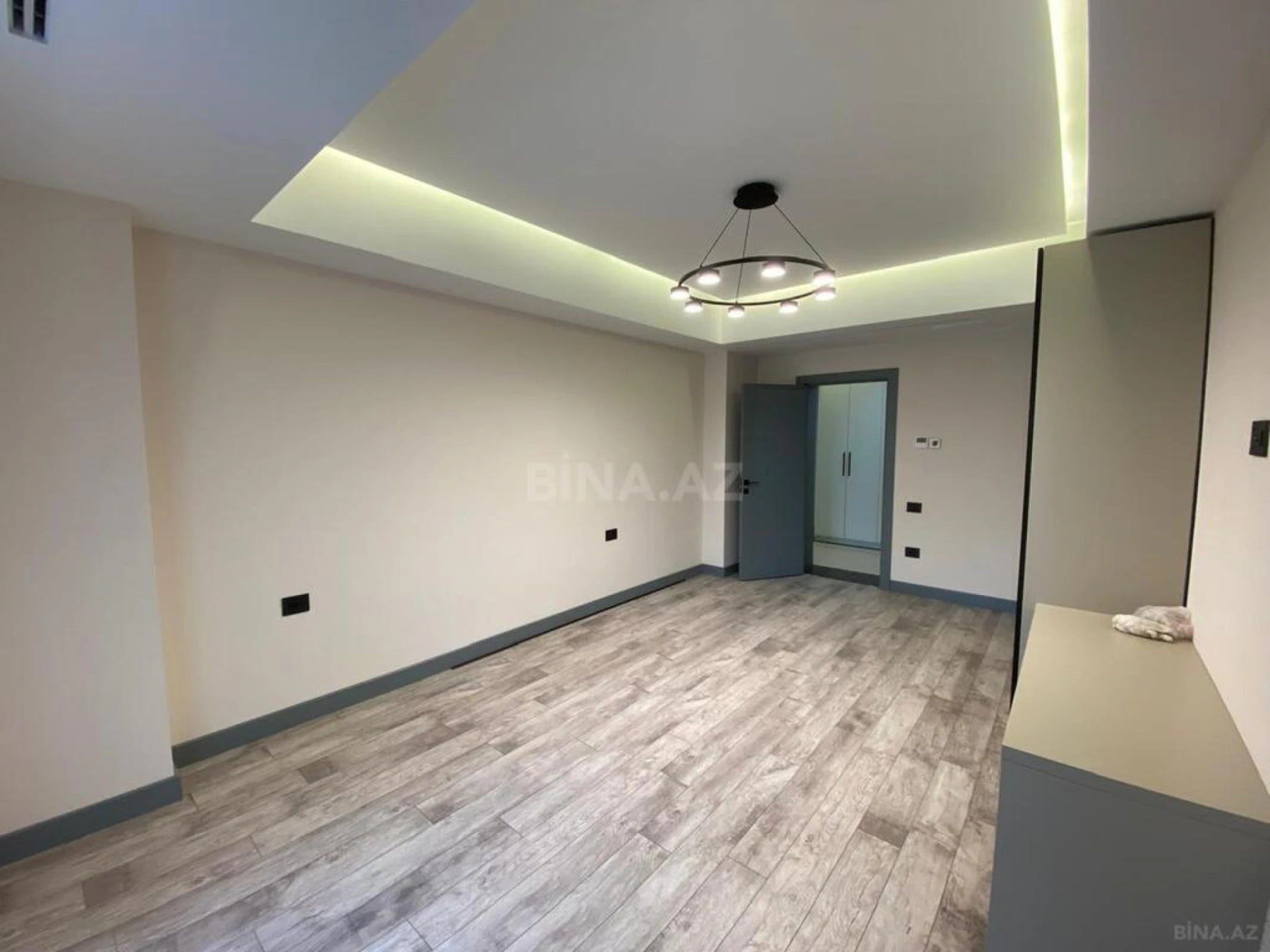 Satılır 2 otaqlı mənzil 84 m²