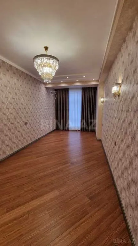 Satılır 4 otaqlı mənzil 195 m²