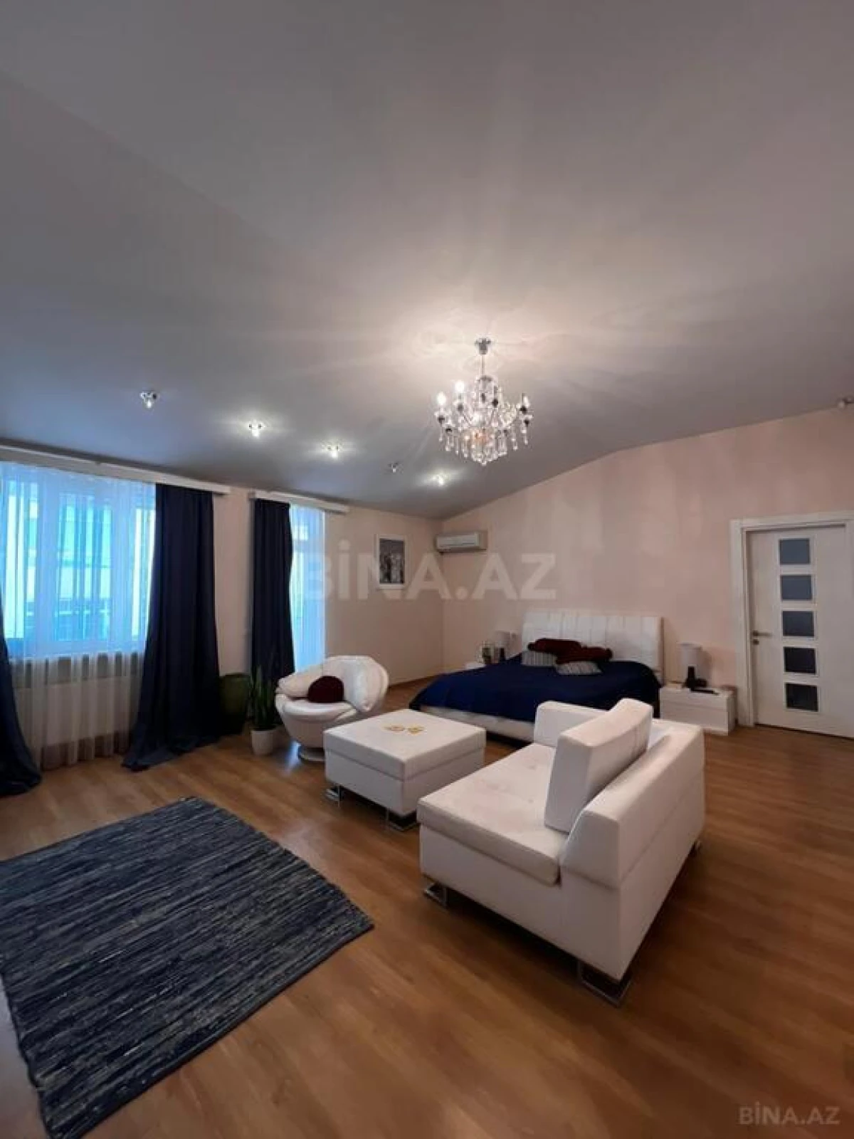 Satılır 6 otaqlı mənzil 432 m²