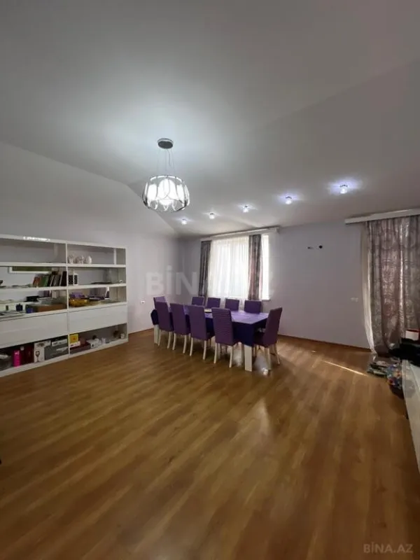 Satılır 6 otaqlı mənzil 432 m²