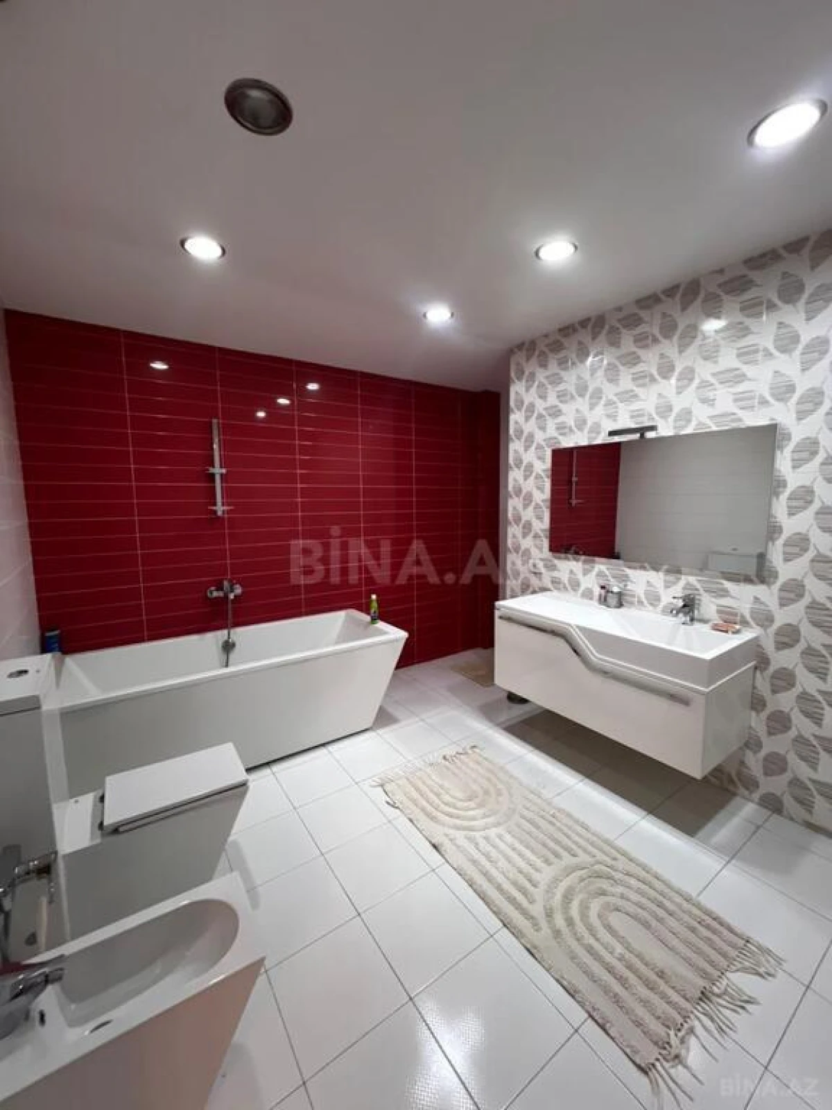 Satılır 6 otaqlı mənzil 432 m²