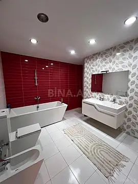 Satılır 6 otaqlı mənzil 432 m²