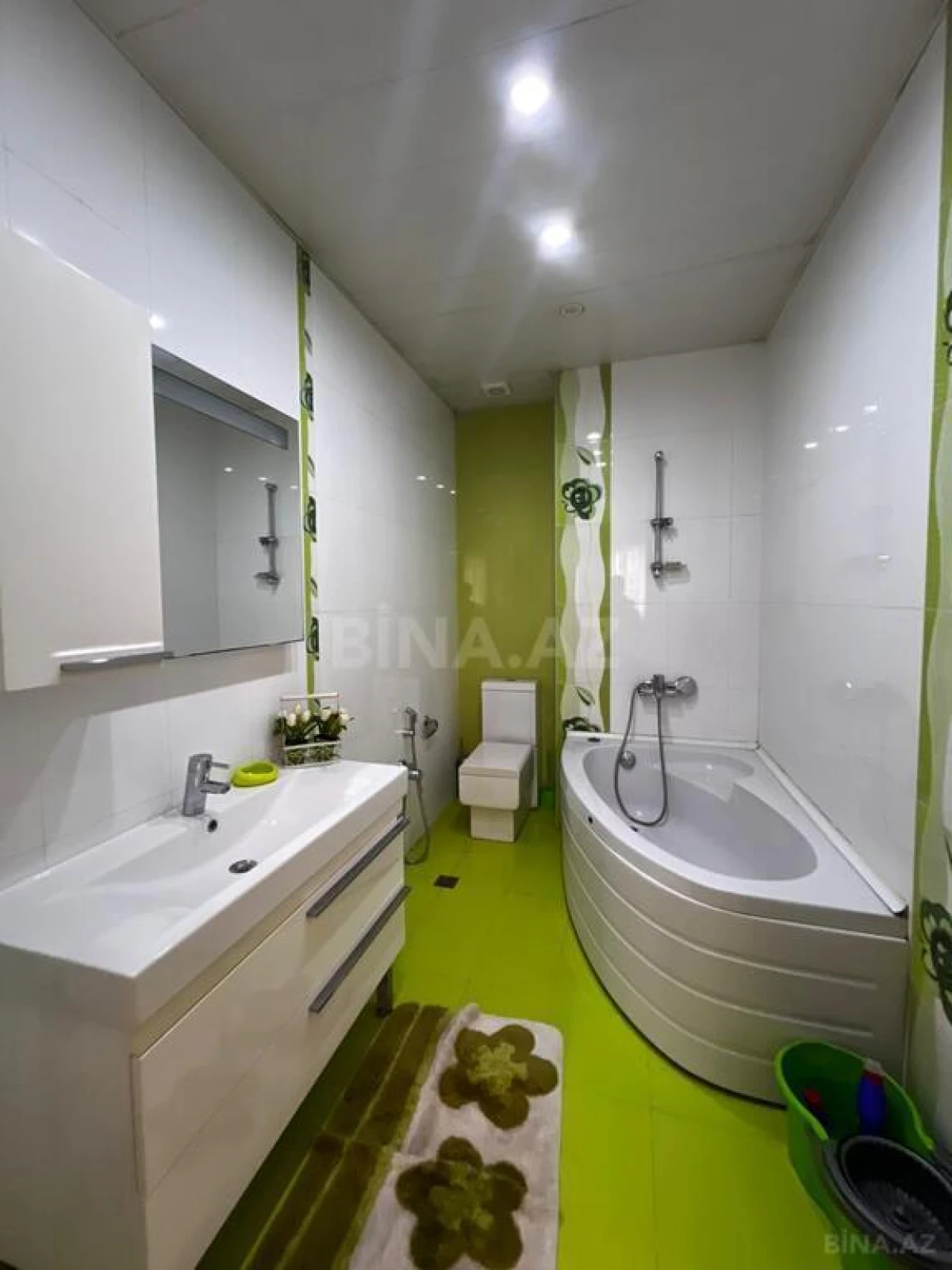 Satılır 6 otaqlı mənzil 432 m²