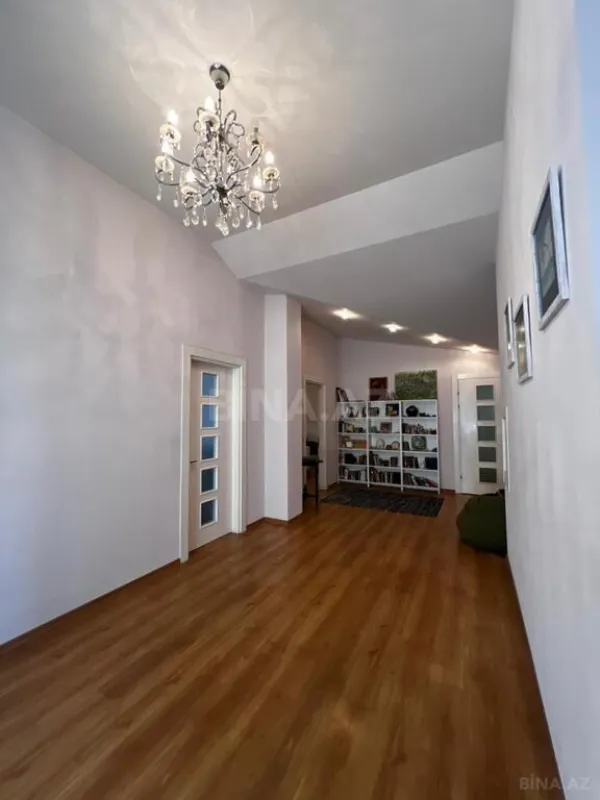 Satılır 6 otaqlı mənzil 432 m²