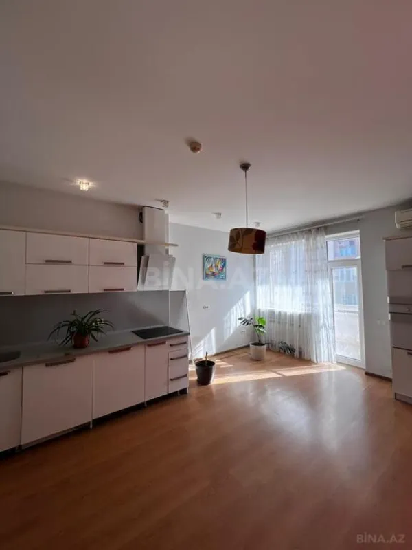 Satılır 6 otaqlı mənzil 432 m²