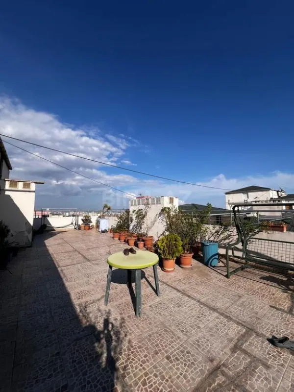 Satılır 6 otaqlı mənzil 432 m²