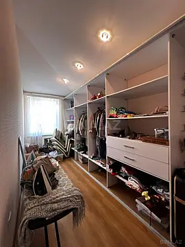 Satılır 6 otaqlı mənzil 432 m²