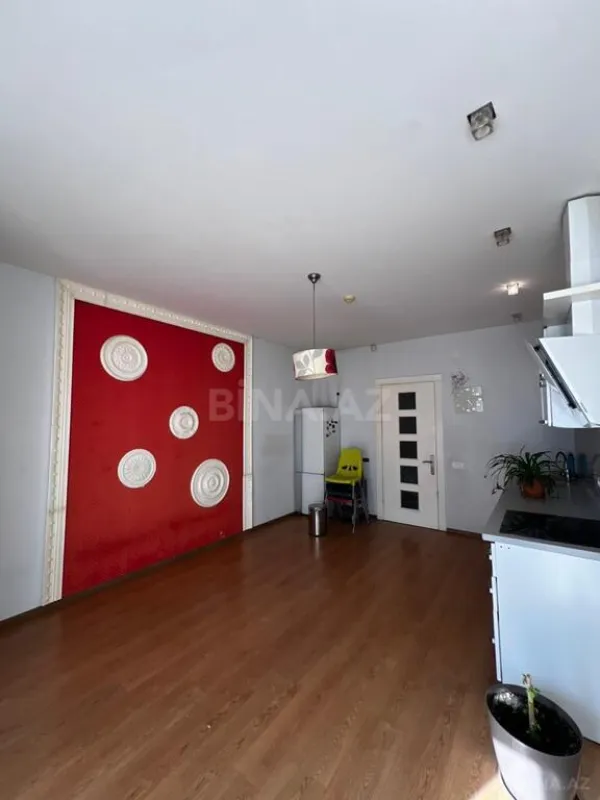 Satılır 6 otaqlı mənzil 432 m²